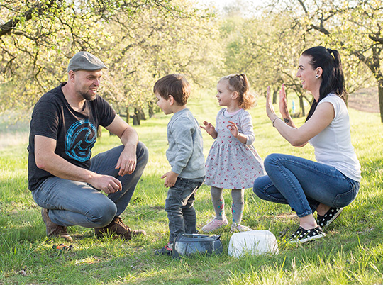 Die Anwendung schafft auch die Großmutter oder der Babysitter.